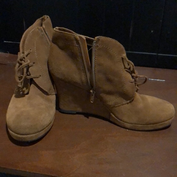 Shoes - Picture 2 of 3